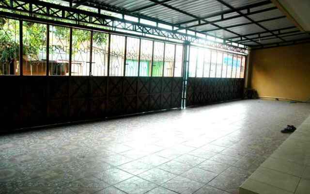 OYO 3810 D'yolland Exclusive Kost & Guesthouse Syariah