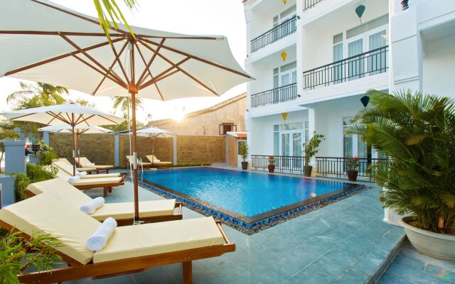 Riverside White House Boutique Hotel