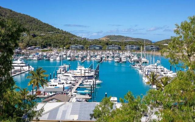 Shorelines 2 on Hamilton Island by HamoRent
