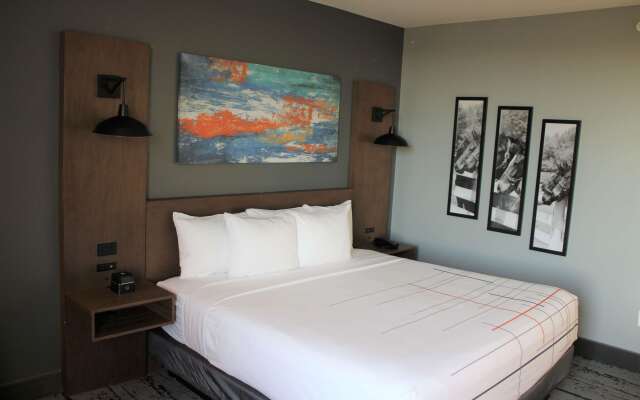 La Quinta Inn & Suites by Wyndham Bardstown