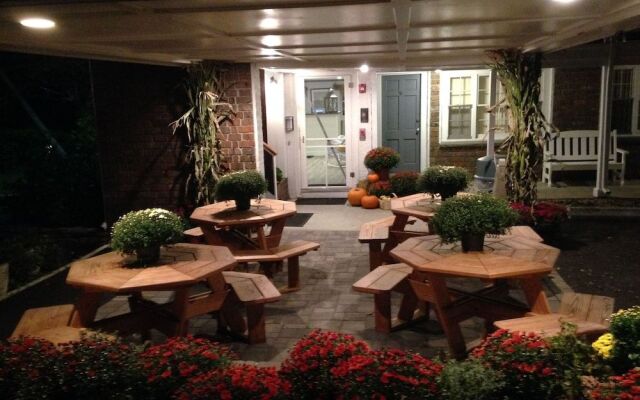 Craigville Beach Inn