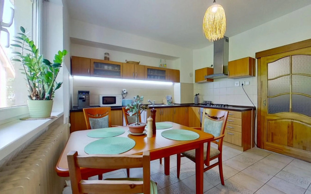 Ron De Mar #3 modern room