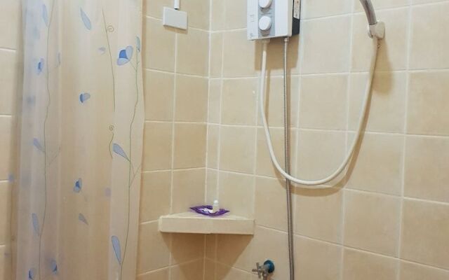 Benjapirom Private House