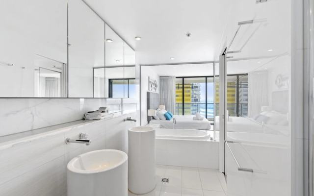 Oracle Broadbeach Apartments