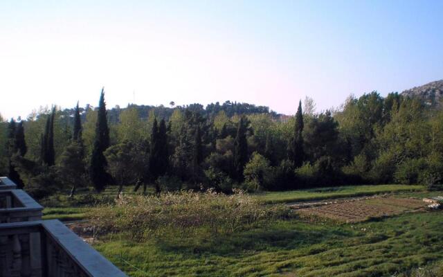 Francesca Guesthouse