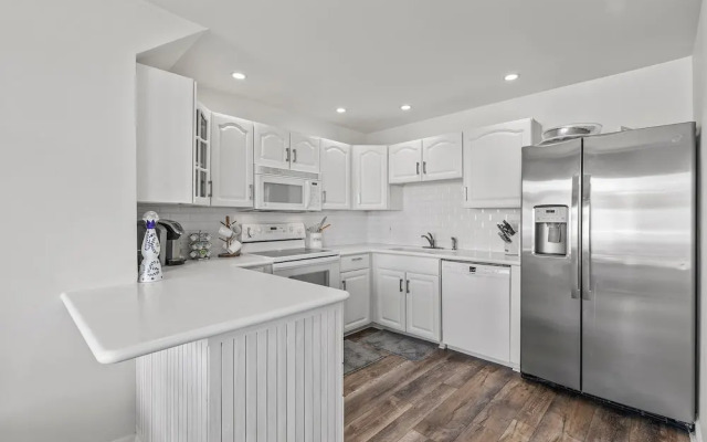 Sea Winds Condominiums C