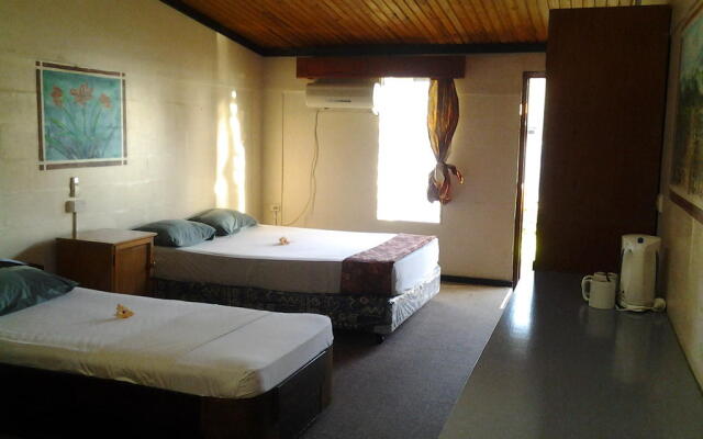 Travellers Beach Resort - Hostel