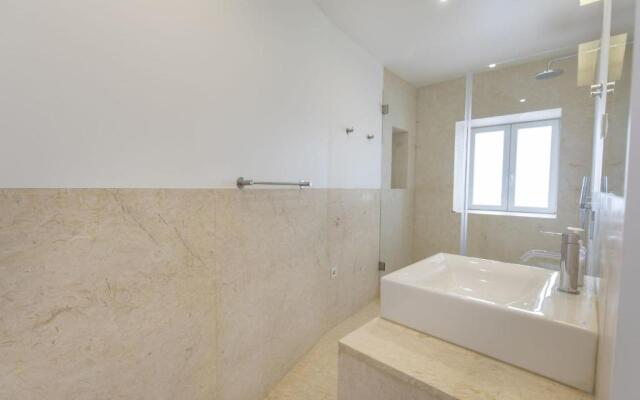 Lovelystay - Chic, Citrus Home - Private Garden And Parking