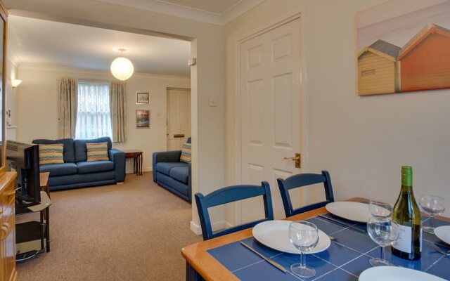 Serene Holiday Home in Hove With Garden
