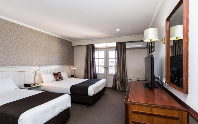 Country Comfort Amity Motel
