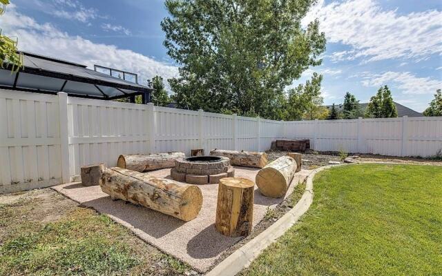 Luxury Estate with Mountain Views