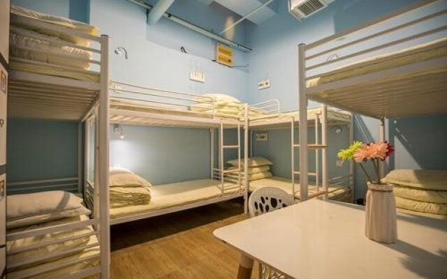 He Huang Memory Youth Hostel