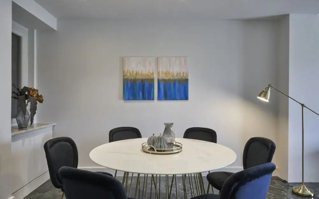 Chic n Bright 3Bd Apt with Hilton View