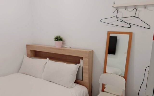 Dongqu Light Inn