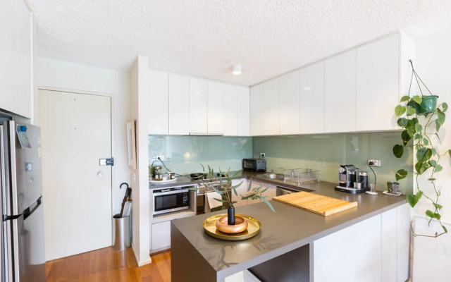 ISAAC, 1BDR South Melbourne Apartment