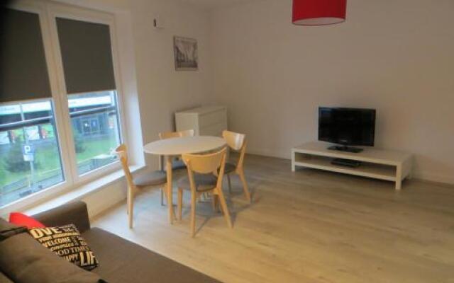 Poznan Black Red apartment