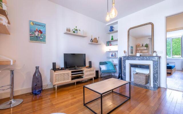 Apt 2-4 pers, charme de l'ancien, calme, vélos, Annecy centre