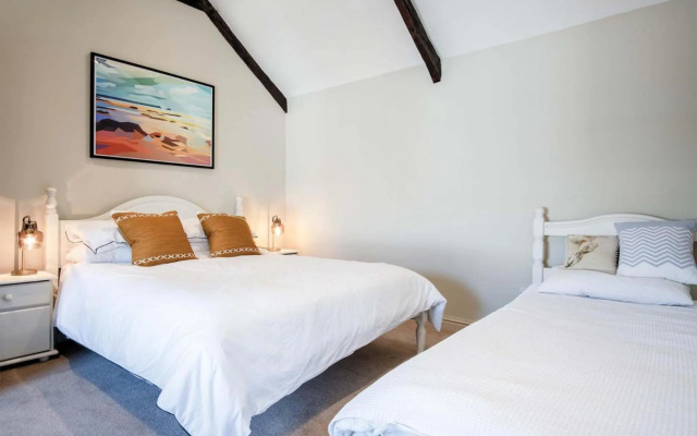 Tregoyr - 3 Bedroom Holiday Home - St Florence