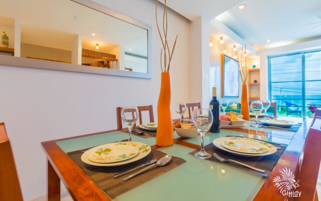 Deep Blue Condos - 102