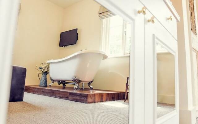 The Village Inn Buriton