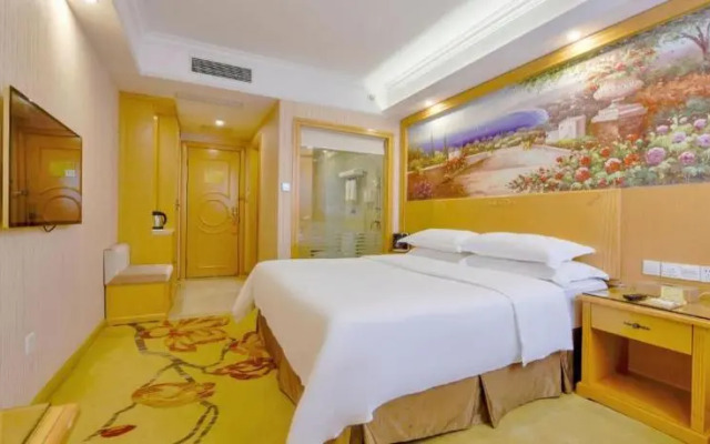 Vienna Hotel （Shenzhen Bantian Guangyayuan Station）