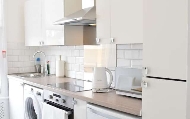 One Bedroom Apartment in Bayswater