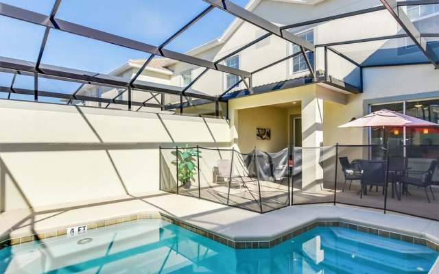 Romeo Circle Stoey Lake