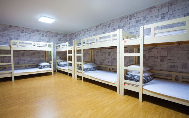 Jeju R Hotel & Guest House - Hostel