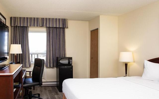 Travelodge by Wyndham Edmonton South