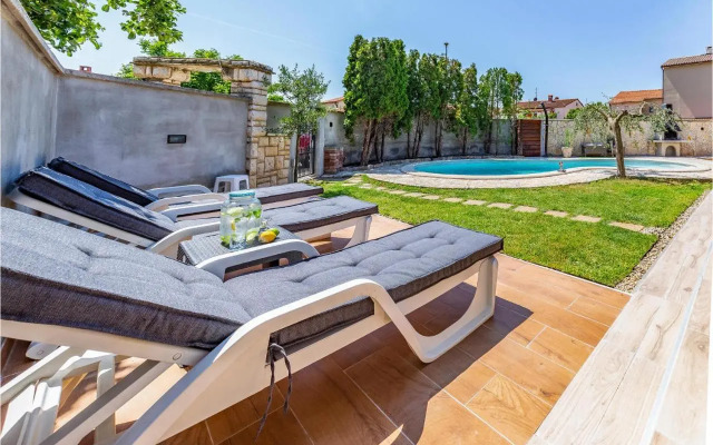 Holiday home Biskupija bb Cr