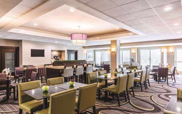 La Quinta Inn & Suites by Wyndham San Antonio Downtown