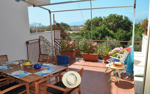 "villa Lina for 7 Persons Near the Beach"