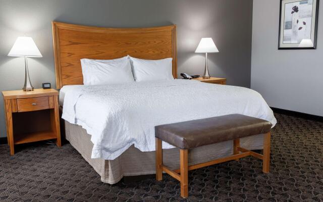 Hampton Inn & Suites Chesapeake-Square Mall