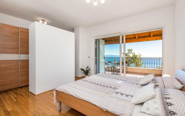 Beautiful Home in Lovran With Sauna, Wifi and 4 Bedrooms