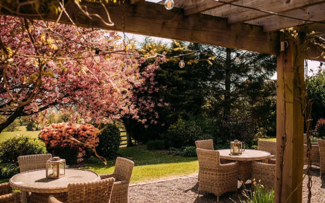 Shireburn Arms Hotel