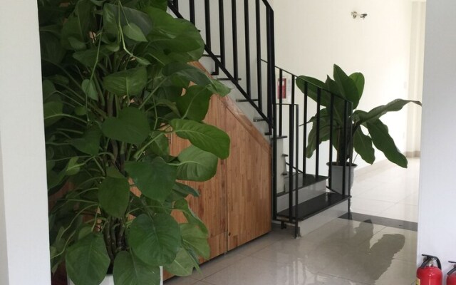 Royal Lion Hotel and Apartment