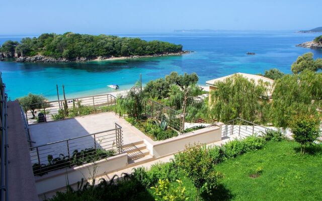 Prima Vista Beachfront Boutique Hotel