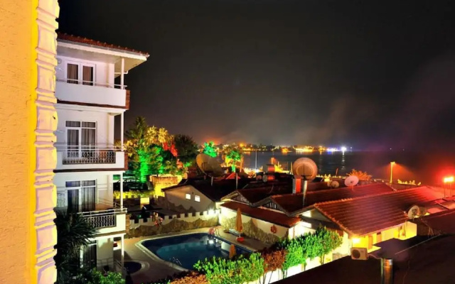 Beach Front Apartment Close to Centre of Side With all you Desire Sleeps up to 4