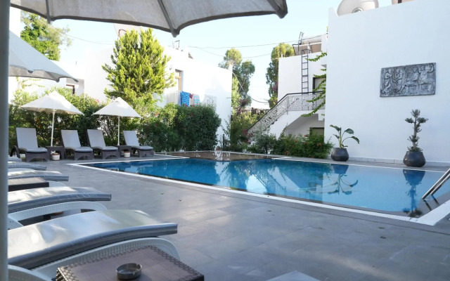 Manuela Hotel
