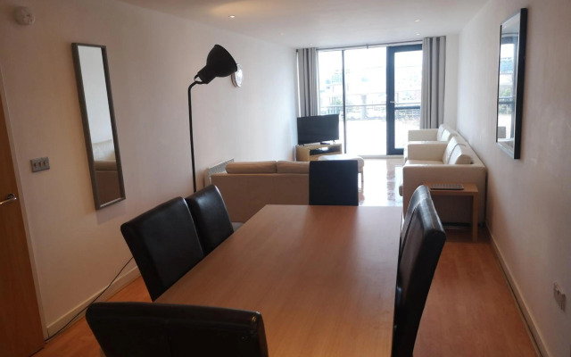 Glasgow Central Riverview Luxury Apartment (Sleeps upto 8)