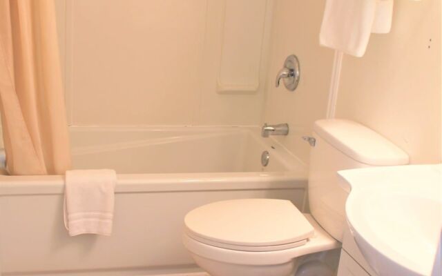 Ucluelet Wildwood Inn