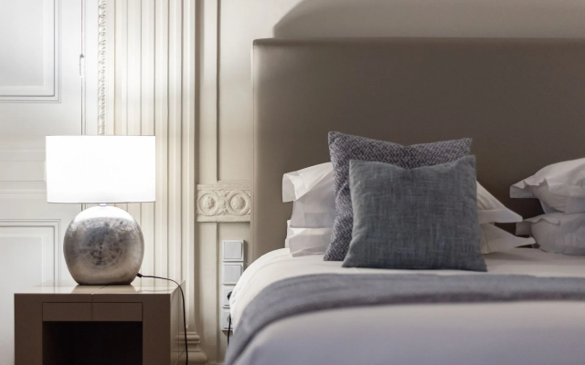 33 Solonos Suites
