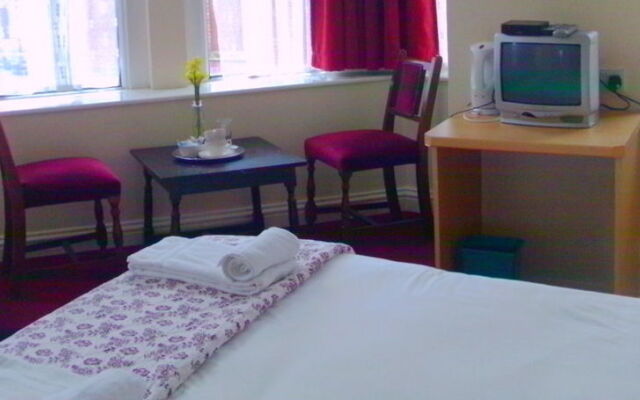 Tadross Hotel