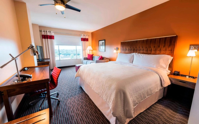 Holiday Inn Express & Suites Oshawa Downtown - Toronto Area by IHG