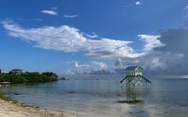 Aqua Vista Beachfront Suites