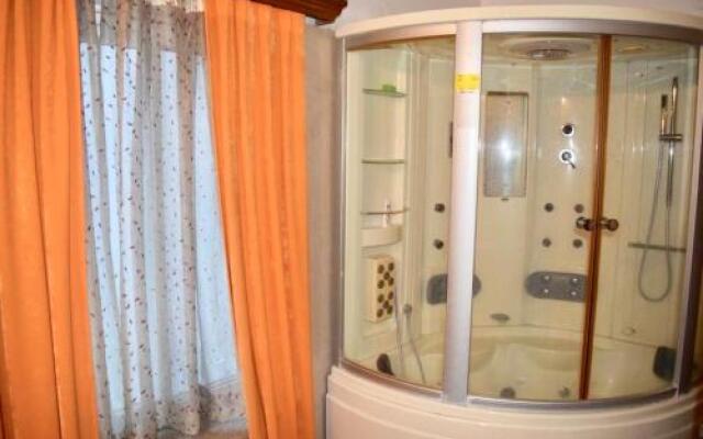 5BR entire house 1200 sqyd