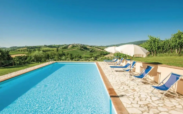 Tuscan Farmhouse With Pool