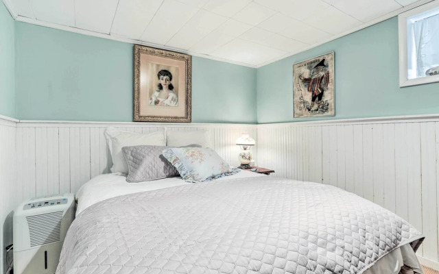 Waterfront White Lake Vacation Rental!