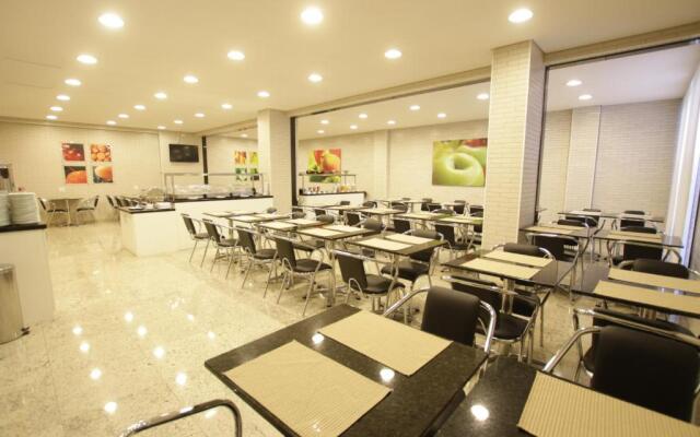 Hotel Confiance Centro Cívico