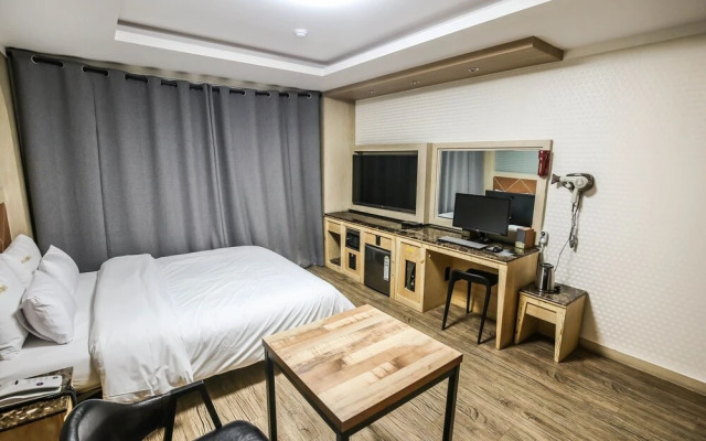 Daejeon Yuseong May Hotel